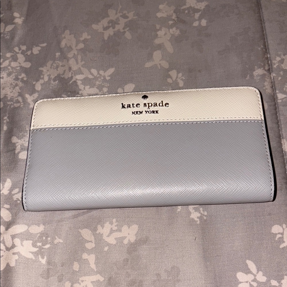 NWT - Kate Spade Grey and White Women's Wallet